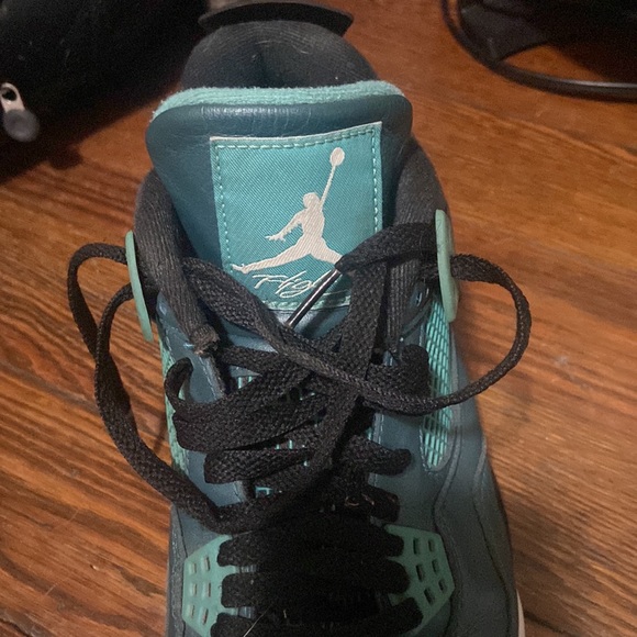 Air Jordan 4 Retro - Picture 7 of 10